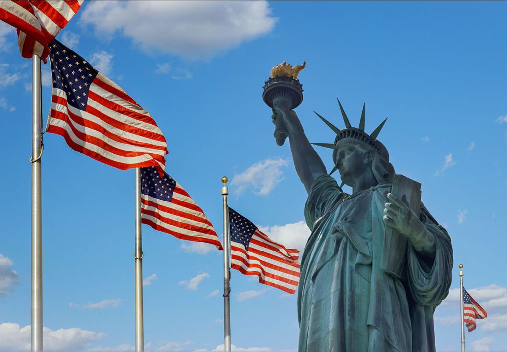 Exploring the Wonders of Travel in the USA: Statue of Liberty - www.USAinfy.com