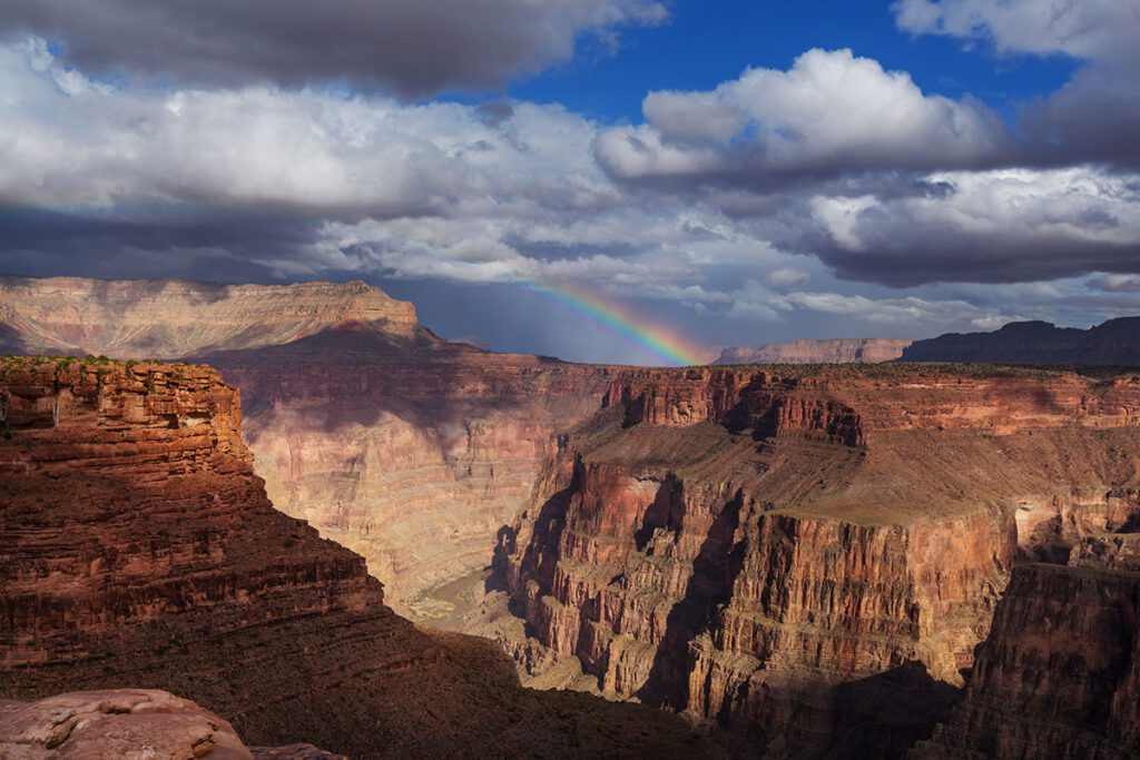 Grand Canyon National Park: Exploring the Wonders of Travel in the USA www.usainfy.com