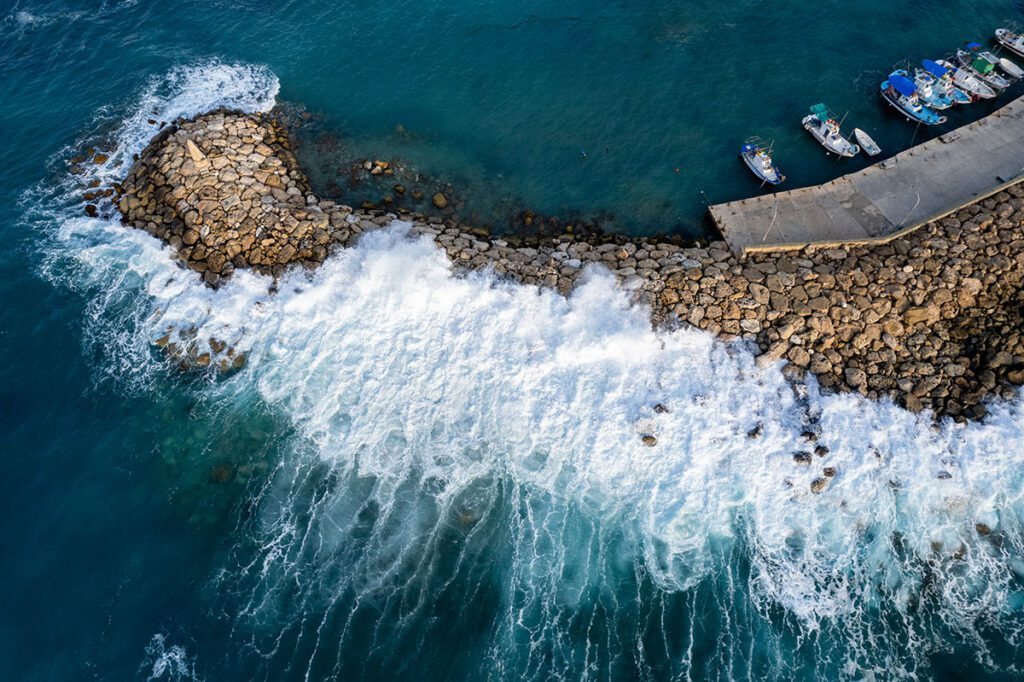 Resilient Shorelines: Innovative Adaptation Strategies for Coastal Communities Facing Climate Change: www.USAinfy.com